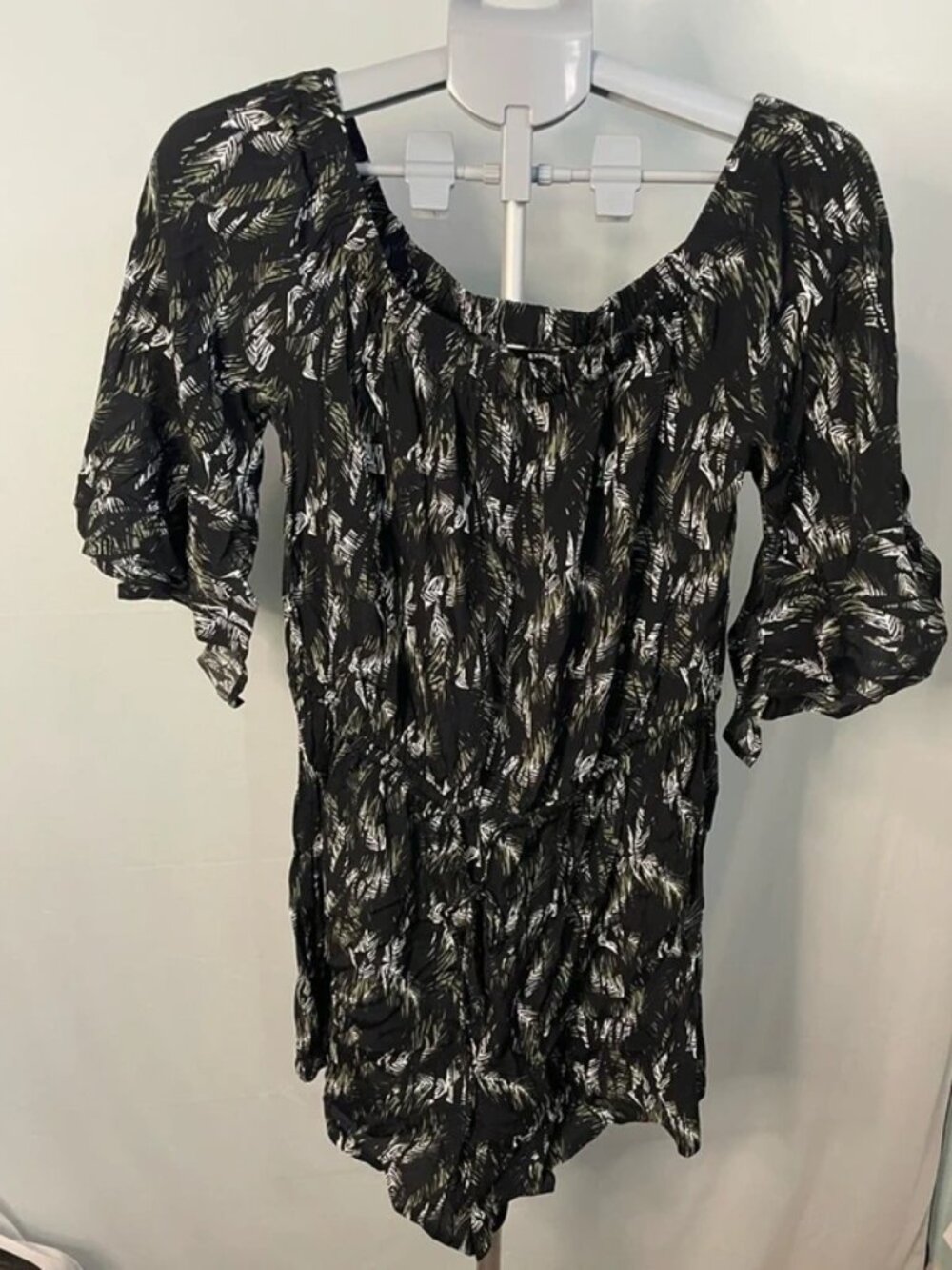 Black Express floral romper size large